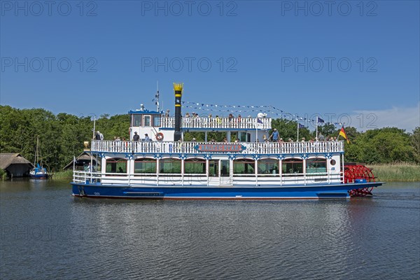 Paddle steamer Baltic Star arrives