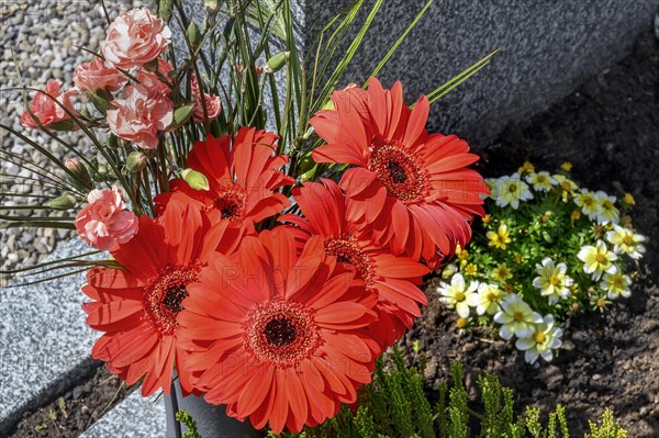 Grave ornaments