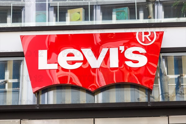 Shop Levi's brand with logo retail on Koenigstrasse in Stuttgart