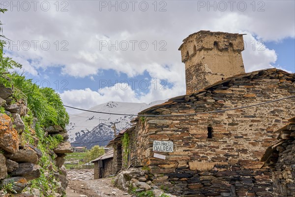 Fortified defence tower