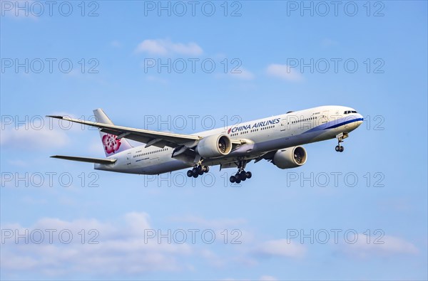 China Airlines Boeing 777-300ER on approach