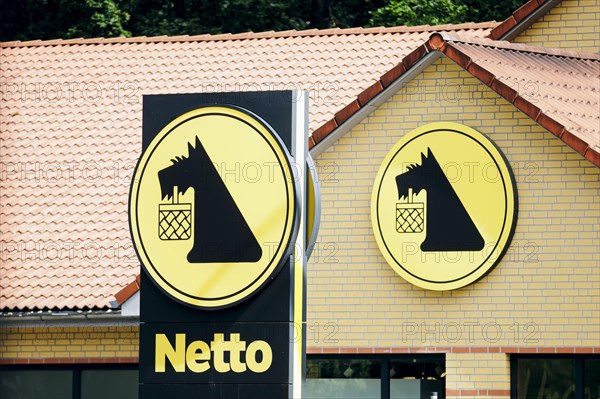 The logo of the Netto supermarket chain can be seen in front of a Netto supermarket. Berlin