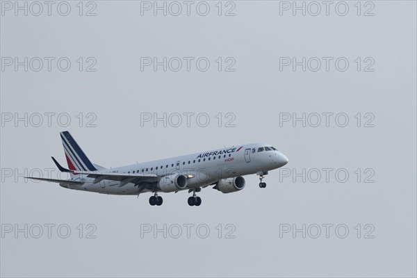 Passenger aircraft Embraer 190 of the airline Airfrance on approach to Hamburg Airport