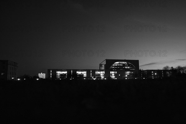 Federal Chancellery at blue hour