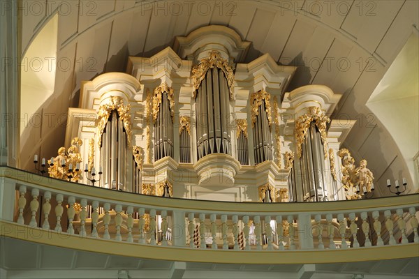 Organ of the Baroque Bach Church