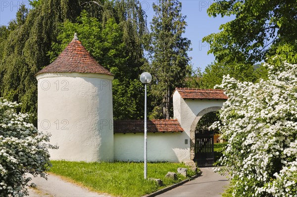 Entrance castle courtyard