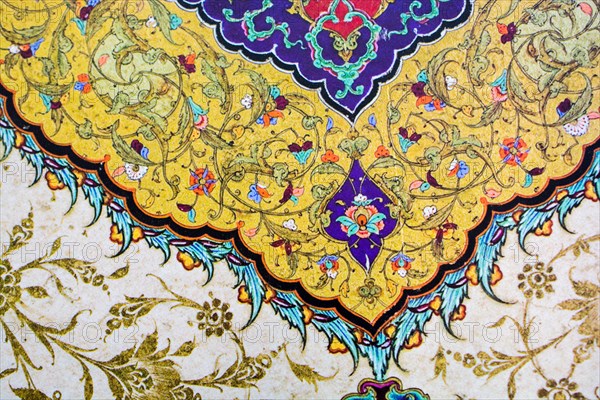 Floral art pattern example of the Ottoman Islamic art