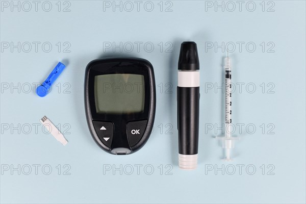 Diabetes treatment equipment with blood glucose sugar meter