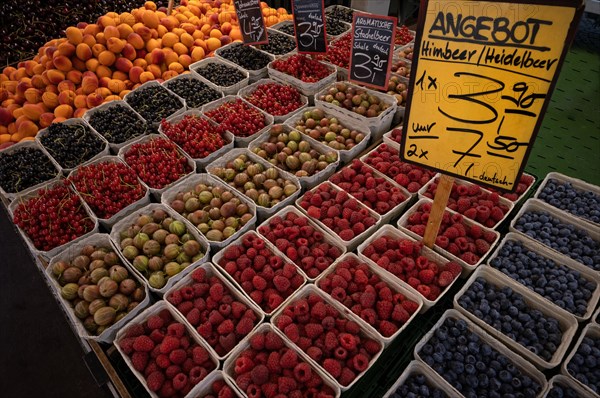 Fruit. fresh berries in bowls