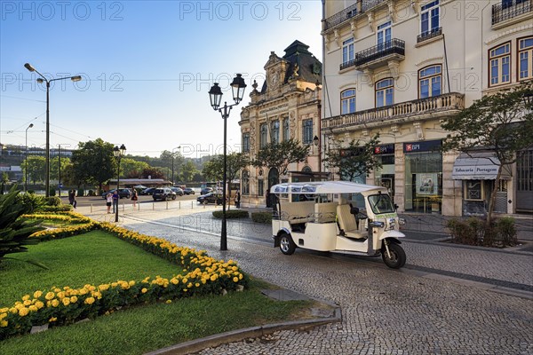 Tuk tuk at Largo da Portagem