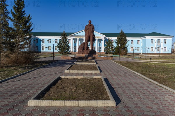 Igory Kurchatov monument