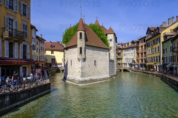 Palais de l'Isle in the Thiou River