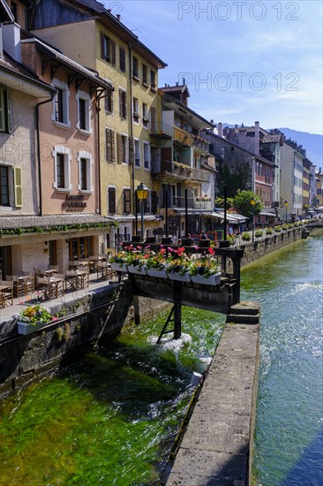 Houses on the river le Thiou