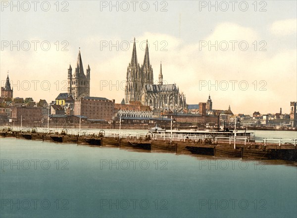 The pontoon bridge over the Rhine at Deutz