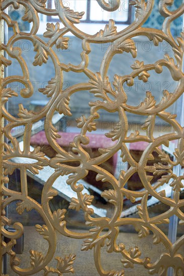 Example of Ottoman art patterns applied on metals