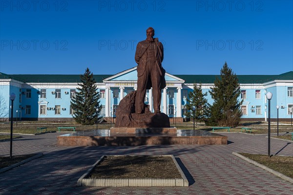 Igory Kurchatov monument