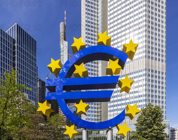 Euro sculpture