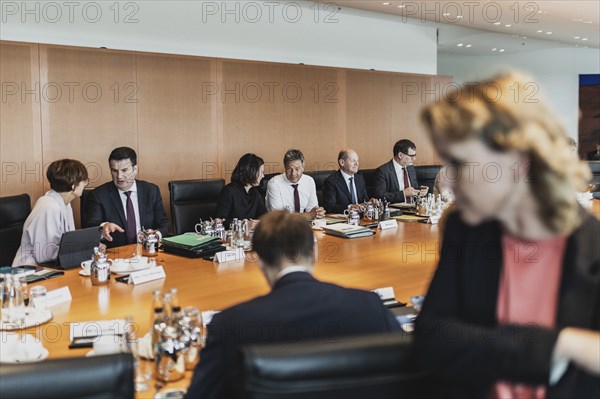 (L-R) Bettina Stark-Watzinger (FDP), Federal Minister of Education and Research, Hubertus Heil (SPD), Federal Minister of Labour and Social Affairs, Annalena Baerbock (Buendnis 90 Die Gruenen), Federal Minister of Foreign Affairs, Robert Habeck (Buendnis 90 Die Gruenen), Federal Minister of Economics and Climate Protection and Vice Chancellor, Olaf Scholz (SPD), Federal Chancellor, Wolfgang Schmidt (SPD), Head of the Federal Chancellery, and Steffi Lemke (Buendnis 90 Die Gruenen), Federal Minister of Environment, Nature Conservation, Nuclear Safety