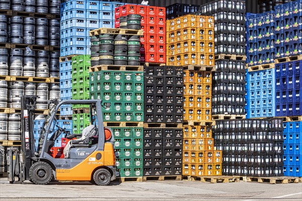 Beverage crates in a beverage market