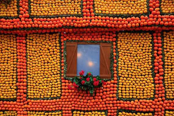 Replica of a half-timbered house with lemons and oranges