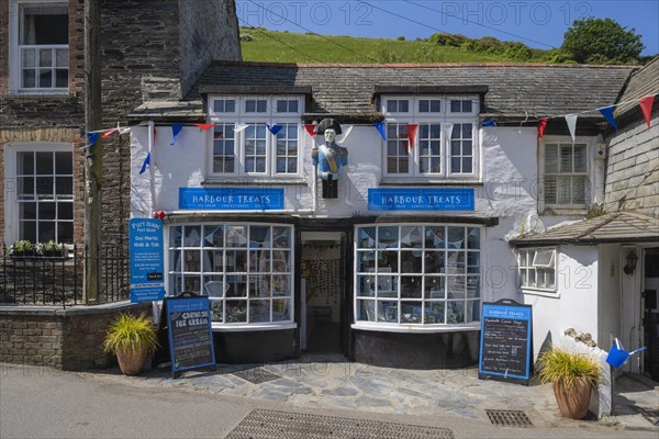 Souvenir shop Ice cream parlour