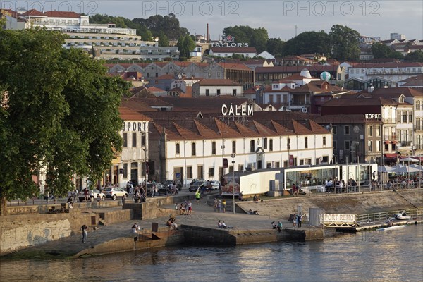 Cais de Gaia waterfront