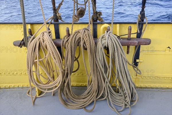 Ropes at the railing