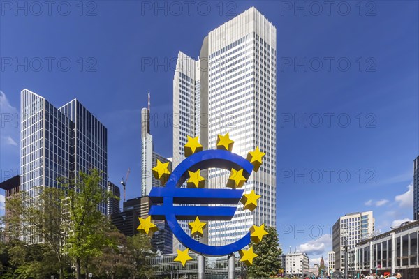 Euro sculpture