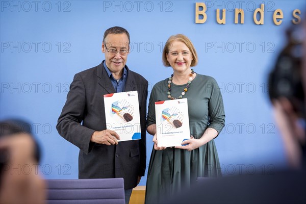 Presentation of the Children's Report 2023 of the German Children's Fund at the Federal Press Conference by Lisa Paus