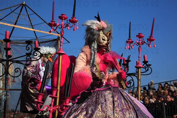 Imaginative representations at the street parade in Menton