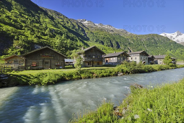 Alpine huts in Innergschloess