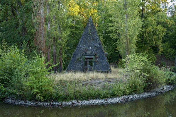 Pyramid in memory of Prince Frederick