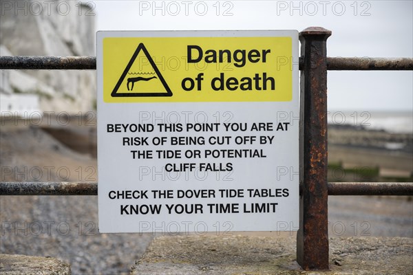 Sign for danger to life due to tidal currents or falls on the cliffs on the coast of St. Margarets Bay