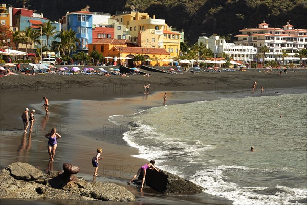 Bathing season at black volcanic beaches is also February