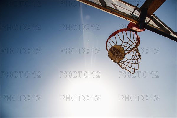 Basketball backboard