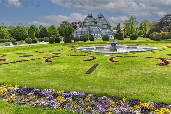 Schoenbrunn Palace Park with fountain