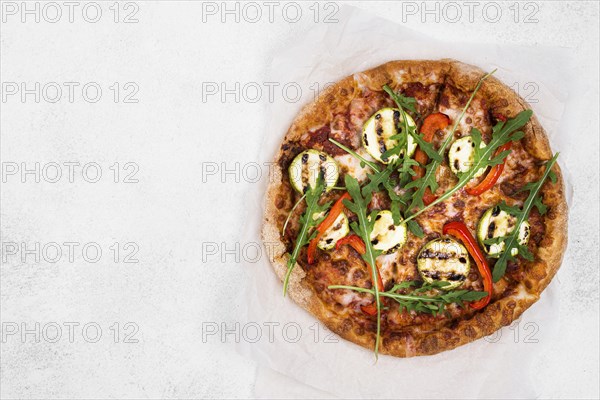 Arugula pizza with white background