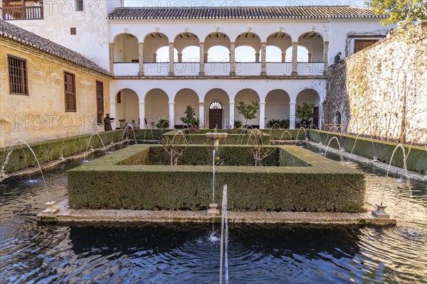 Fountain in the courtyard of the Palacio de Generalife