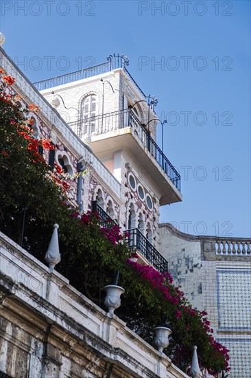 Roof structure with a roof terrace on an old building in Lisbon