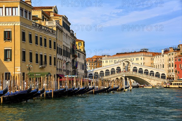 Great view of famous bridge of Rialto or ponte di Rialto over Grand Canal