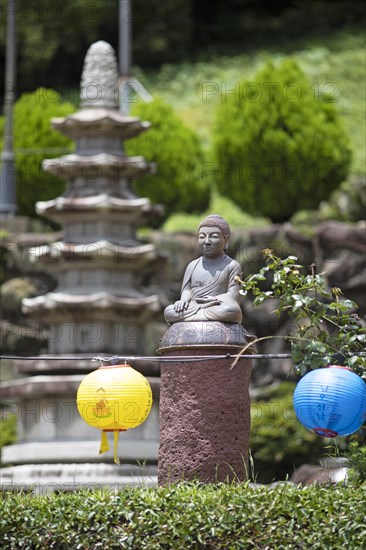 Buddha figure in the Chunjinam Hermitage at Baekyangsa Temple