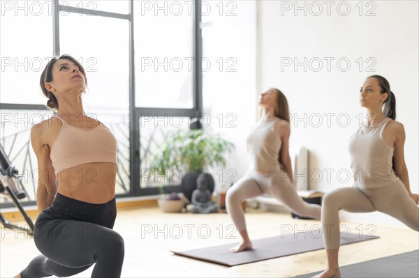 Yoga teacher class teaching attendants 7