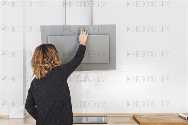 Female opening kitchen hoods