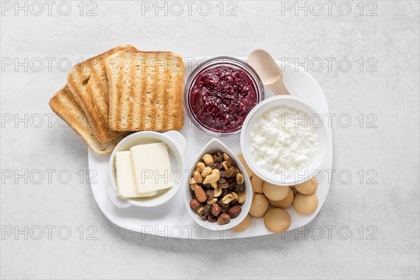 Tray with toast marmalade