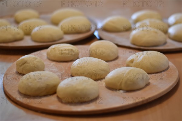 Preparation of steam noodles in