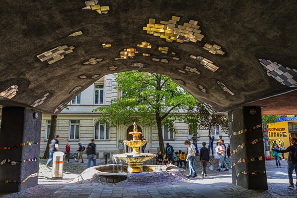 Vaults and fountain in the evening light