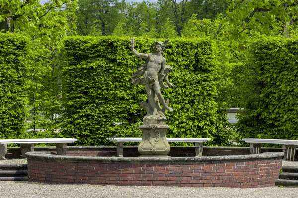 Fountain with sculpture