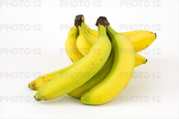 Unripe and ripe bananas