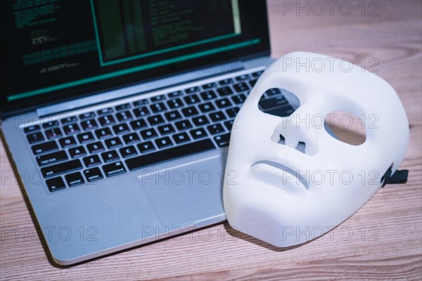 Hackers mask laptop