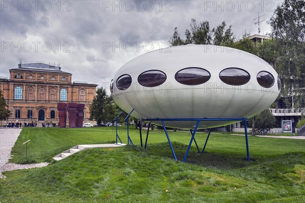 The Futuro House near the old Pinakothek